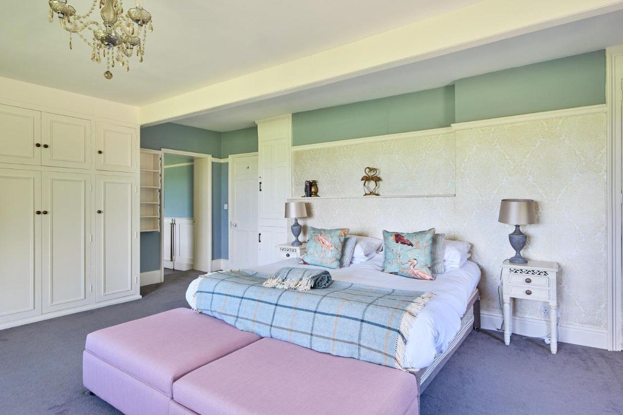 فيلا ابتون أوبون سفيرنفي Equestrian Manor المظهر الخارجي الصورة