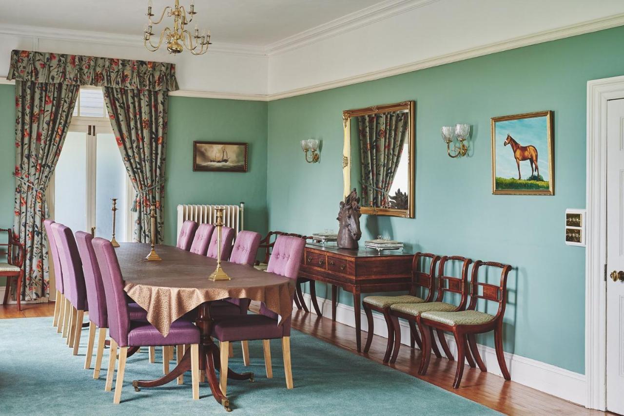 فيلا ابتون أوبون سفيرنفي Equestrian Manor المظهر الخارجي الصورة