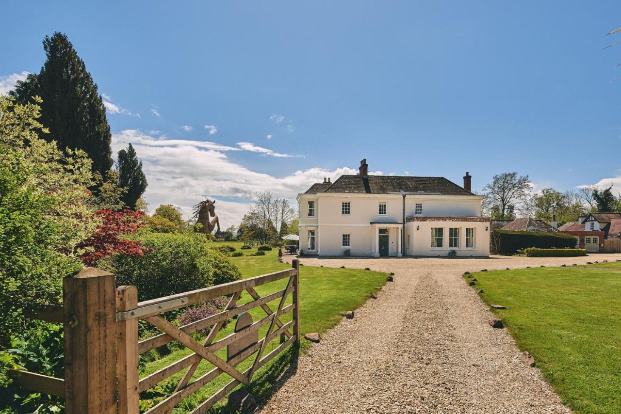 فيلا ابتون أوبون سفيرنفي Equestrian Manor المظهر الخارجي الصورة